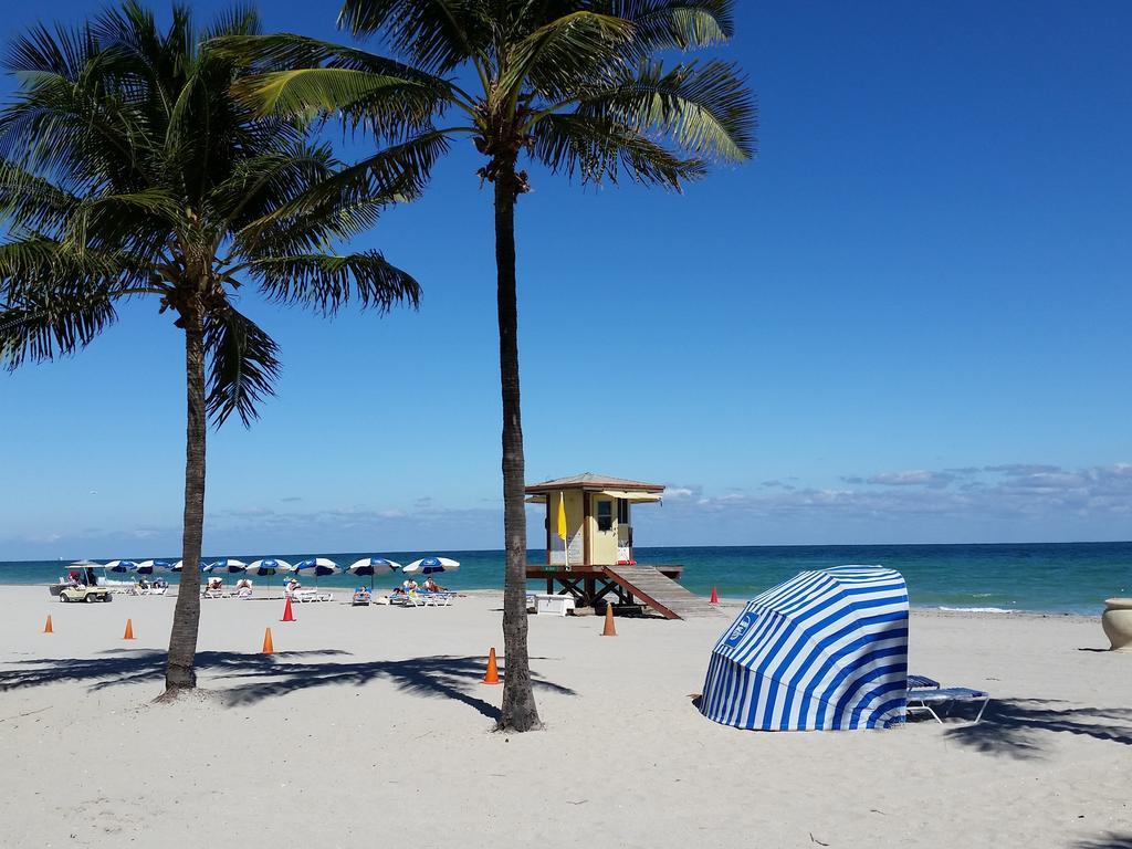 Hollywood Broadwalk Oceanside Hotel Екстер'єр фото